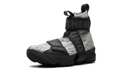 LeBron 15 Lifestyle "Kith - Concrete" AO1068 100