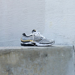 Mens Saucony ProGrid Omni 9 (Silver/Gold)