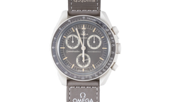 Swatch x Omega Bioceramic Moonswatch "Mission On Earth Desert" SO33T103