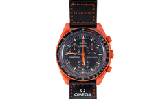 Swatch x Omega Bioceramic Moonswatch "Mission On Earth Lava" SO33O100