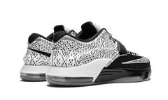 KD 7 BHM "Black History Month" 718817 010