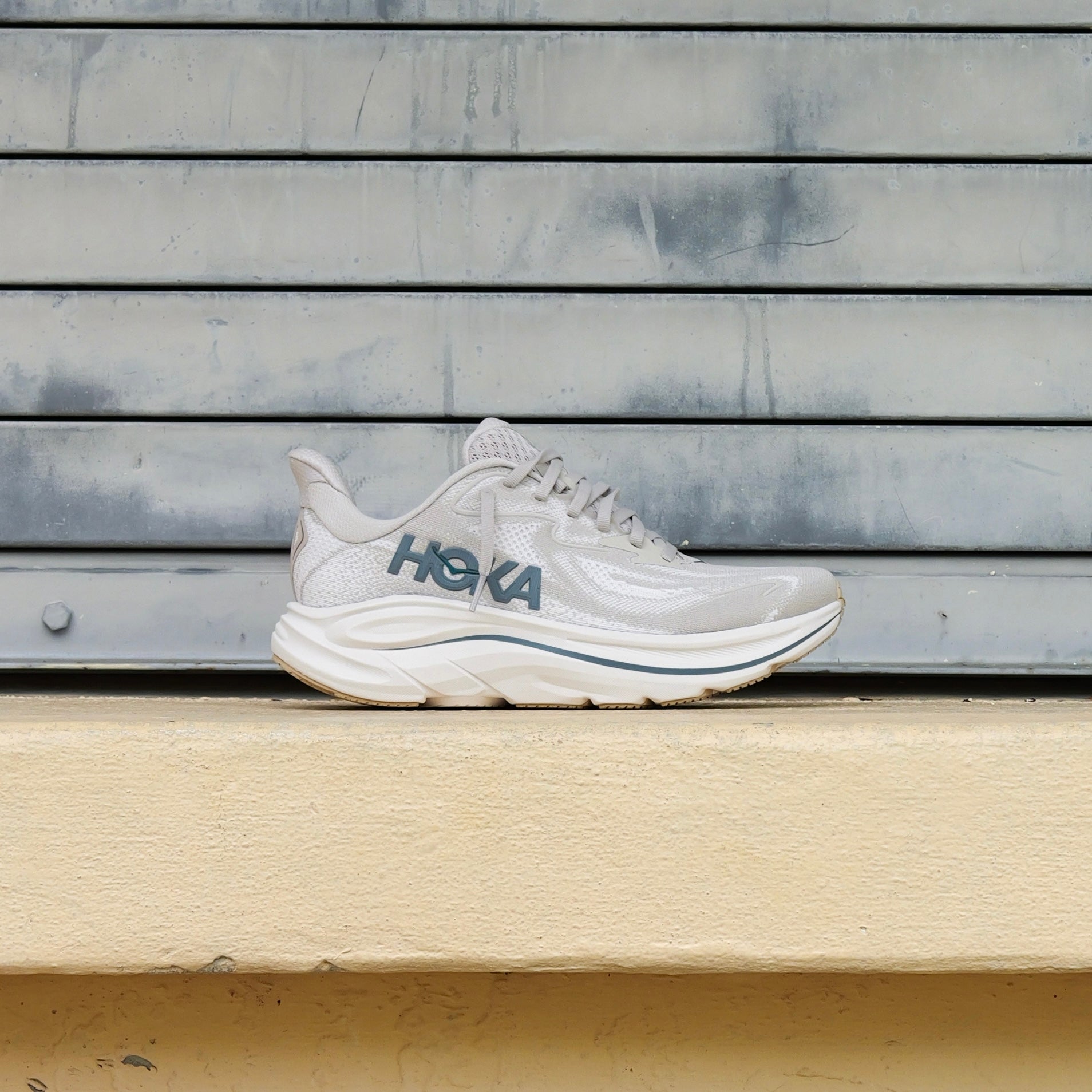 Mens HOKA Clifton 10 (Putty/Grout)