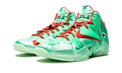 Lebron 11 "Christmas" 616175 301