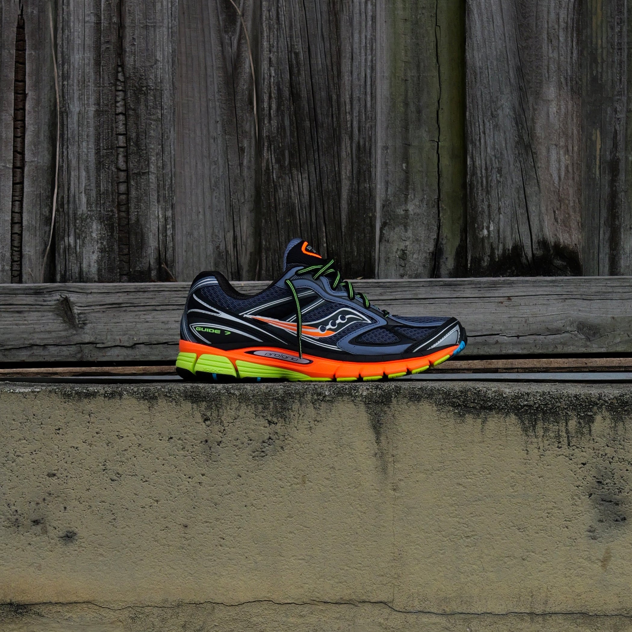 Mens Saucony ProGrid Guide 7 (Grey/Multi)