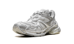 Runner Sneaker "Worn-Out - White Silver" 779066 W3RXP 9110